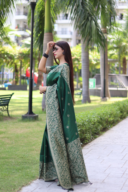 Handloom raw silk saree - DARK GREEN