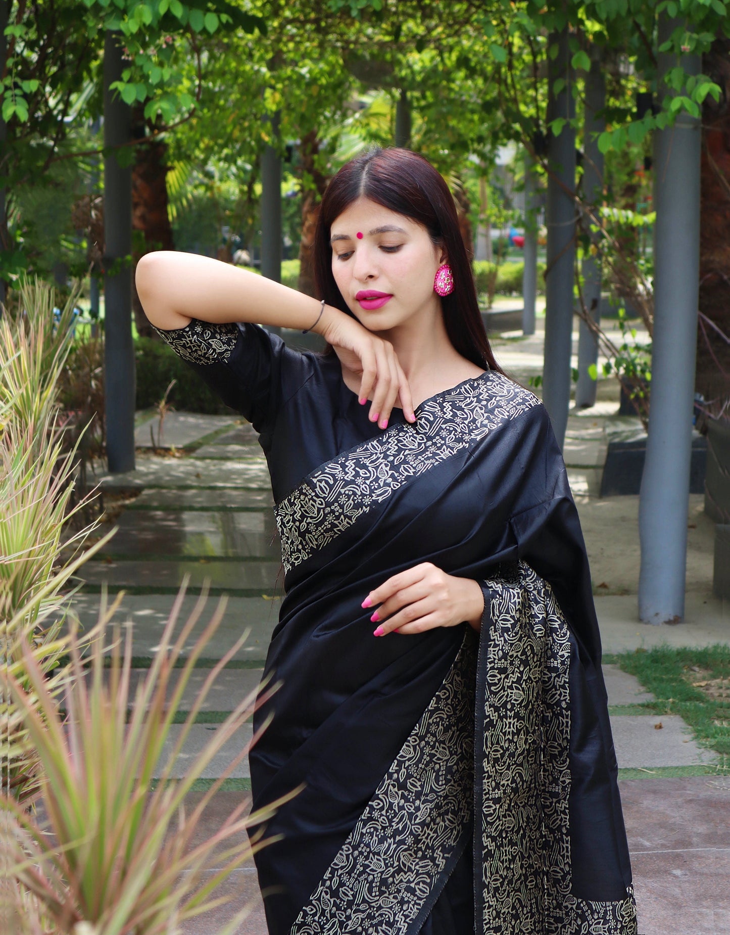 Handloom raw silk saree - BLACK