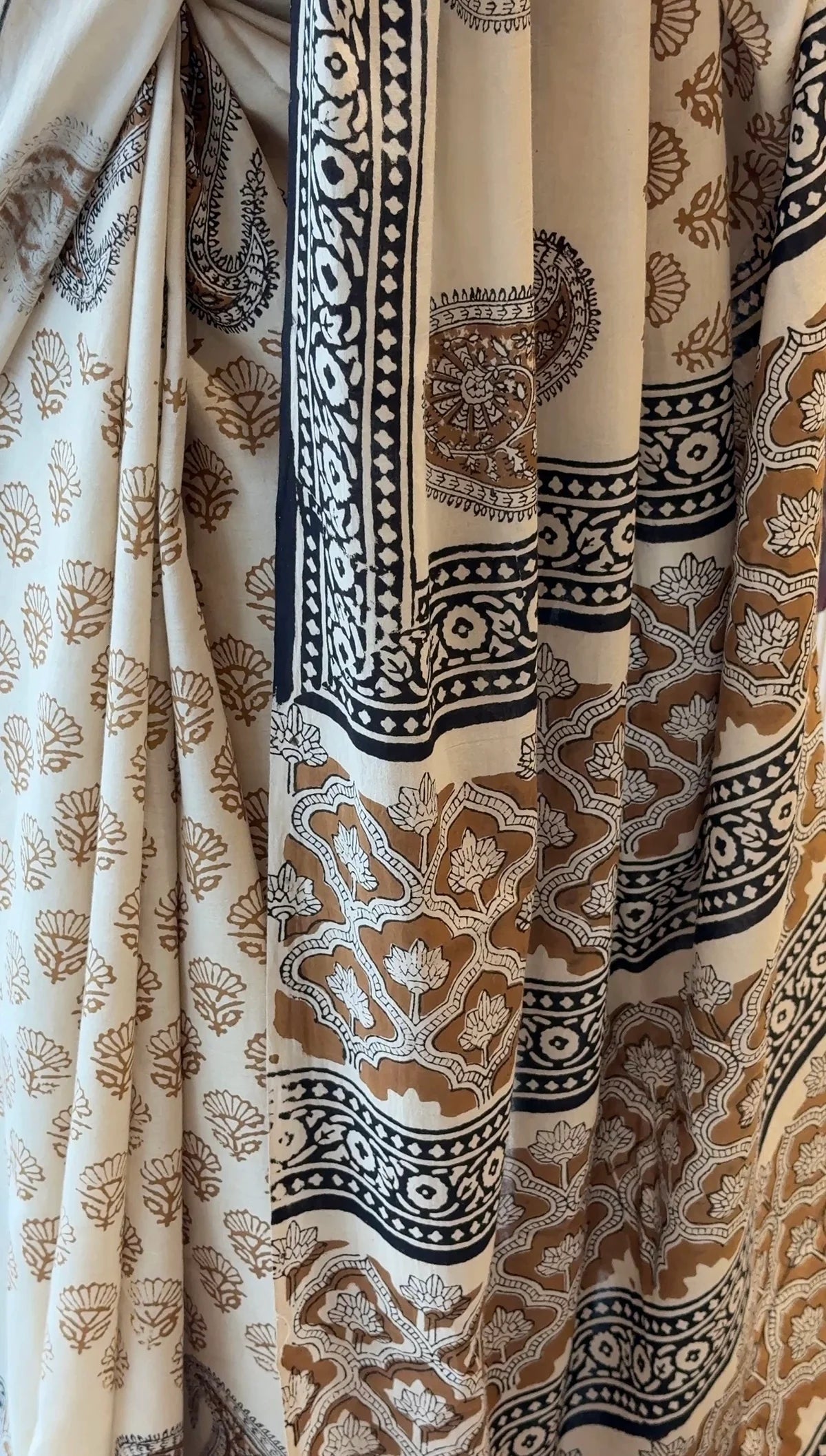 Pure Mul Cotton Hand Block Printed Saree with Matching Unstitched Blouse