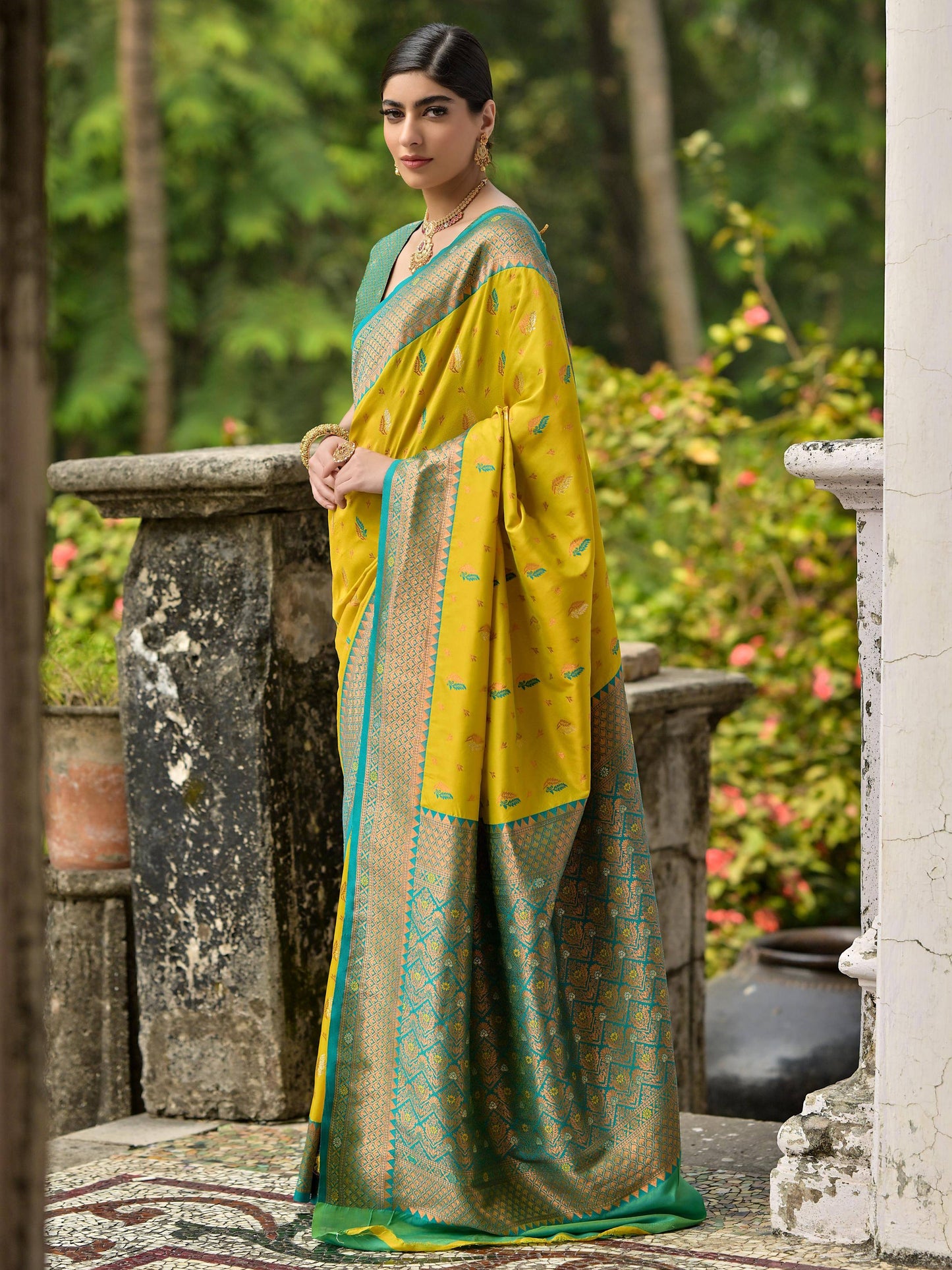 YELLOW BANARASI SILK  SAREE WITH CONTRAST COLOUR