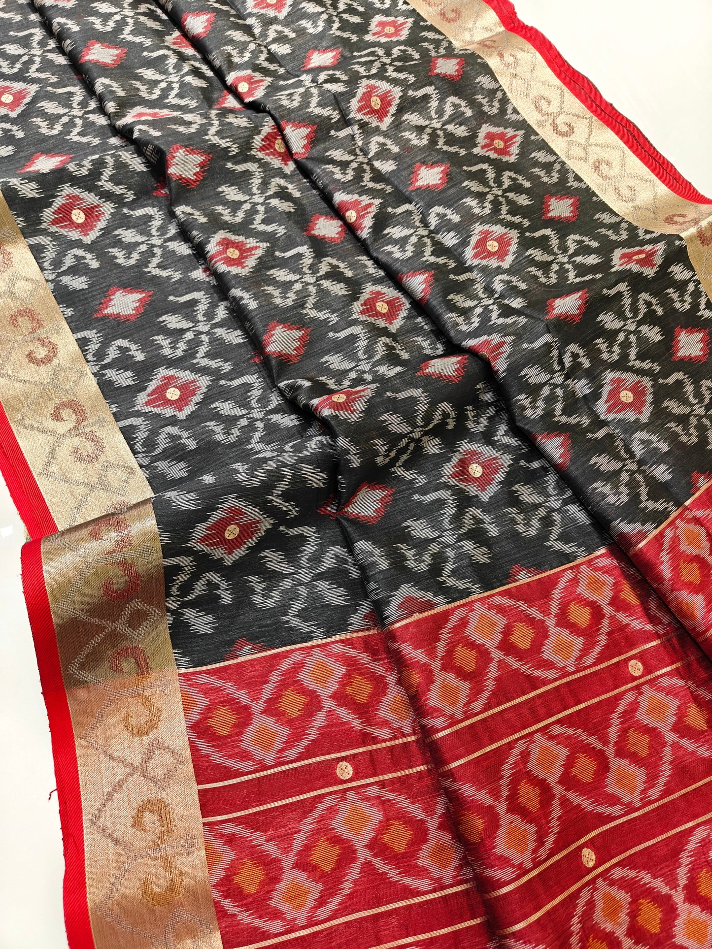 Raw Silk Ikkat Saree With Zari Woven Border-BLACK