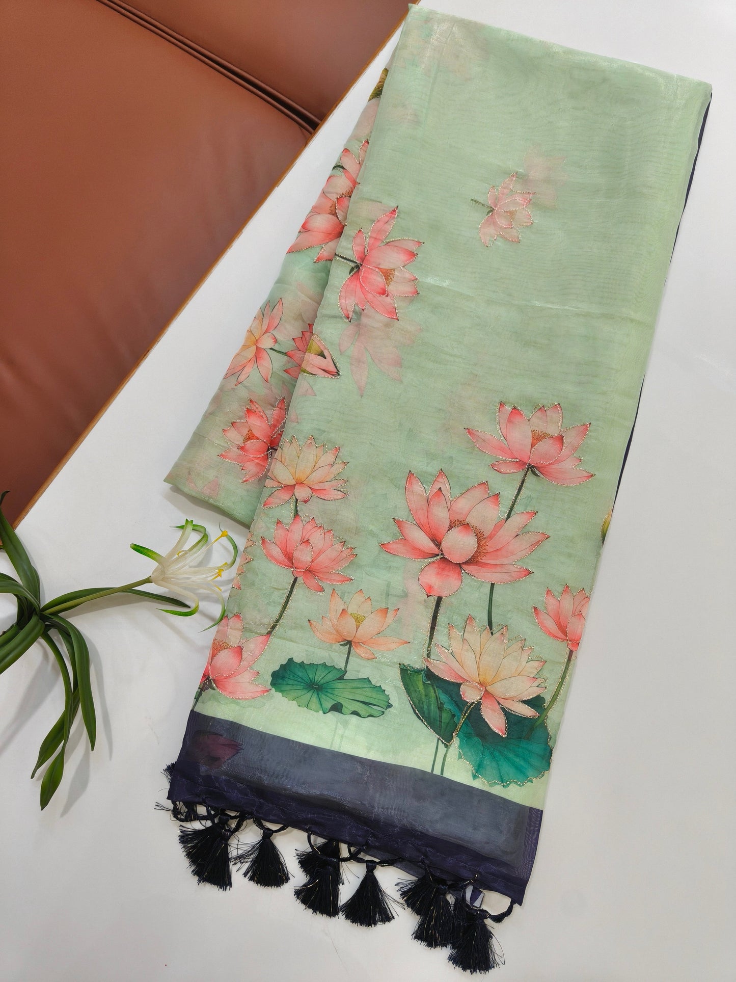 Elegant Organza Silk Saree with Floral Pallu and Stylish Tassels-BLUE