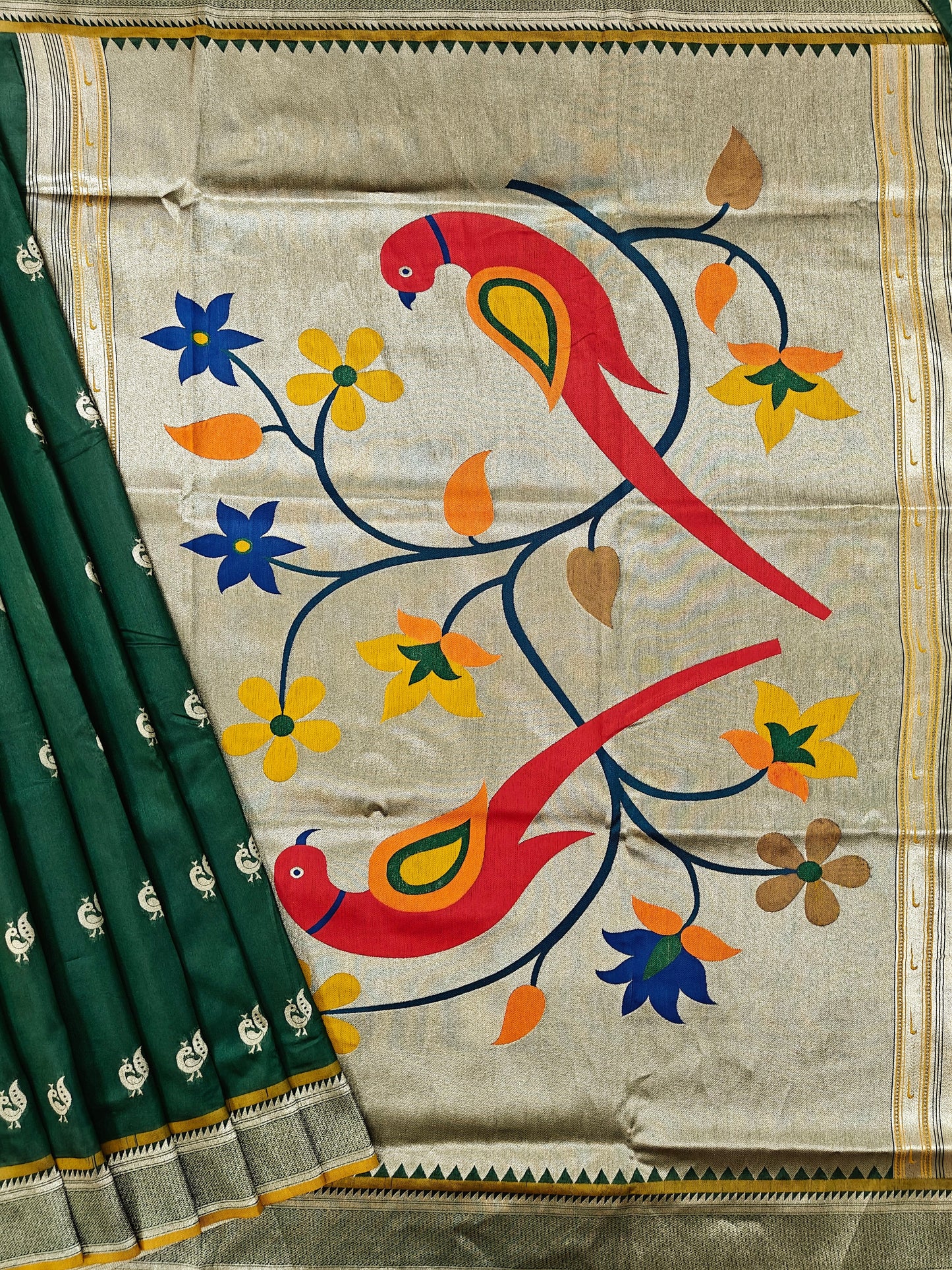 Heritage Hand-Weaving Silk Saree with Parrot Design- BT GREEN