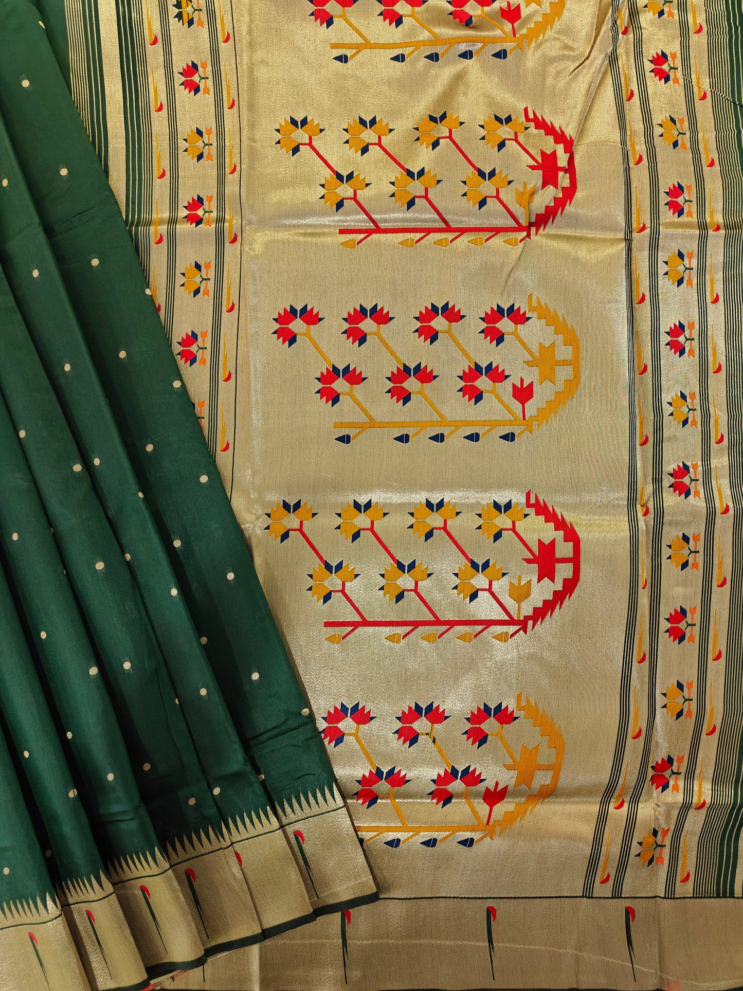 Banarasi Paithani Saree Design with Traditional Kalpavalli Pattern-BT GREEN