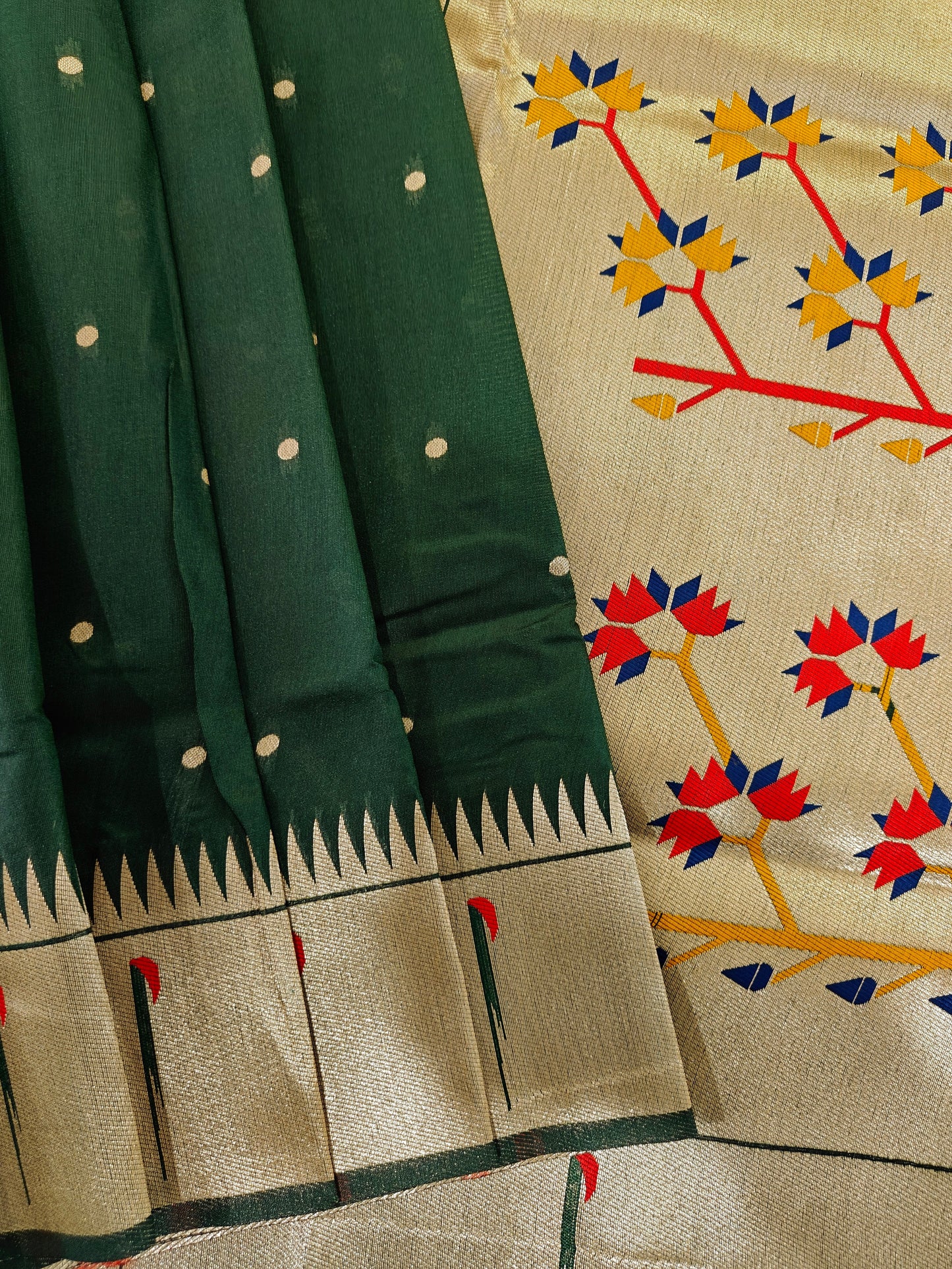 Banarasi Paithani Saree Design with Traditional Kalpavalli Pattern-BT GREEN