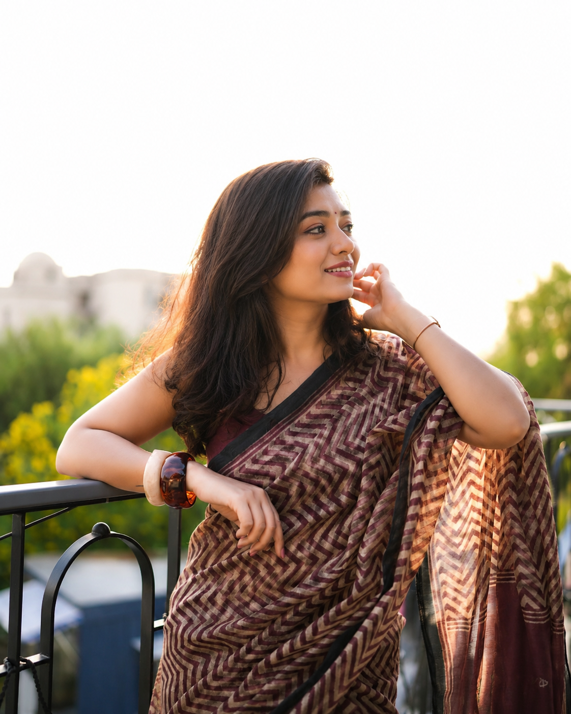 Tusaar Silk Zigzag Print Saree with Unstitched Blouse
