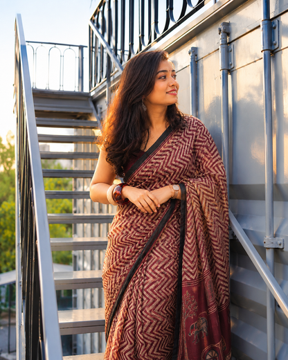 Tusaar Silk Zigzag Print Saree with Unstitched Blouse