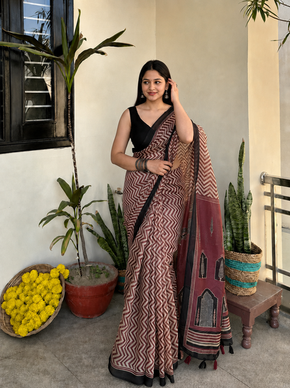Soft Linen Cotton Zig Zag Printed Saree