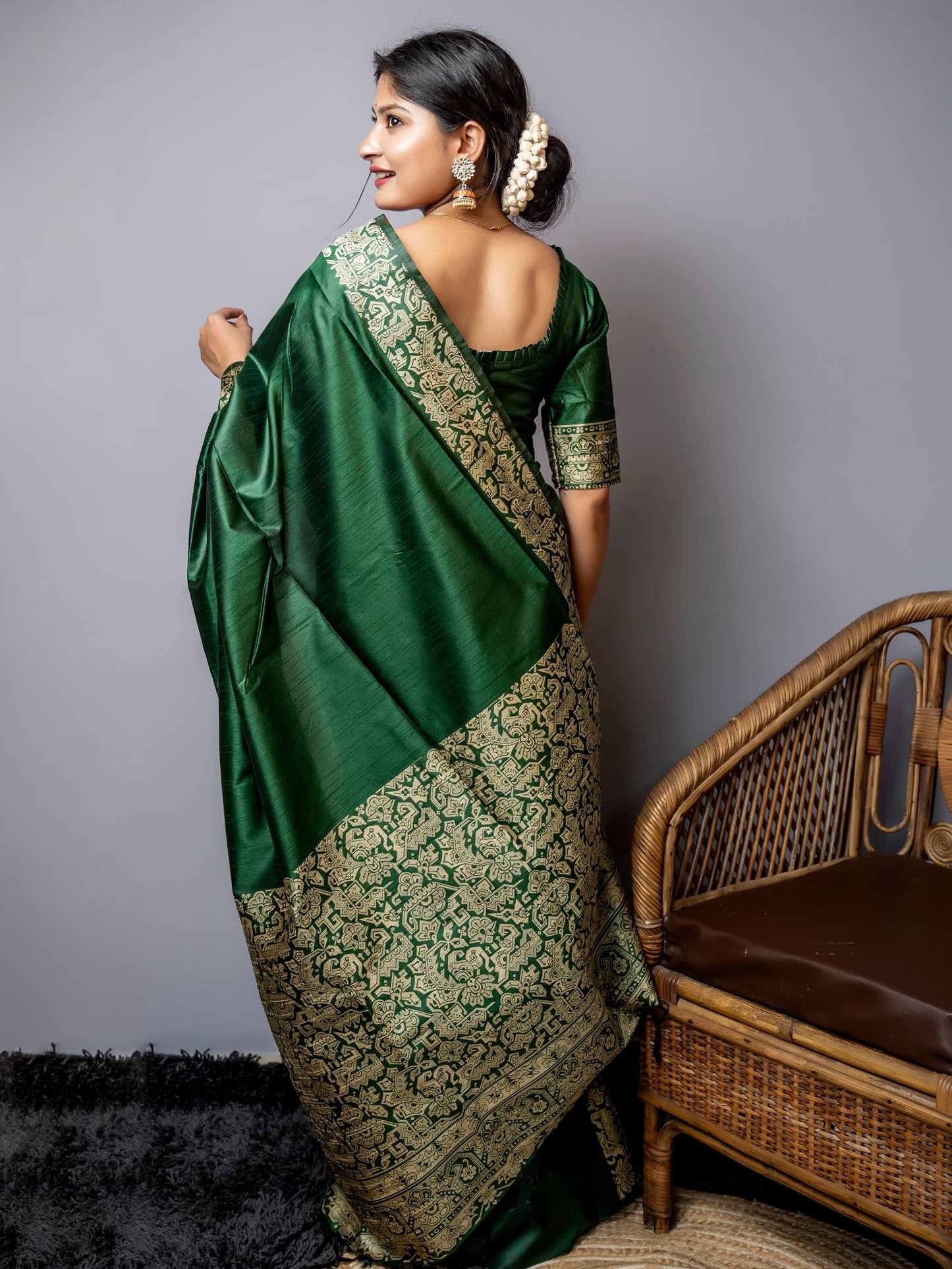Handloom raw silk saree - GREEN