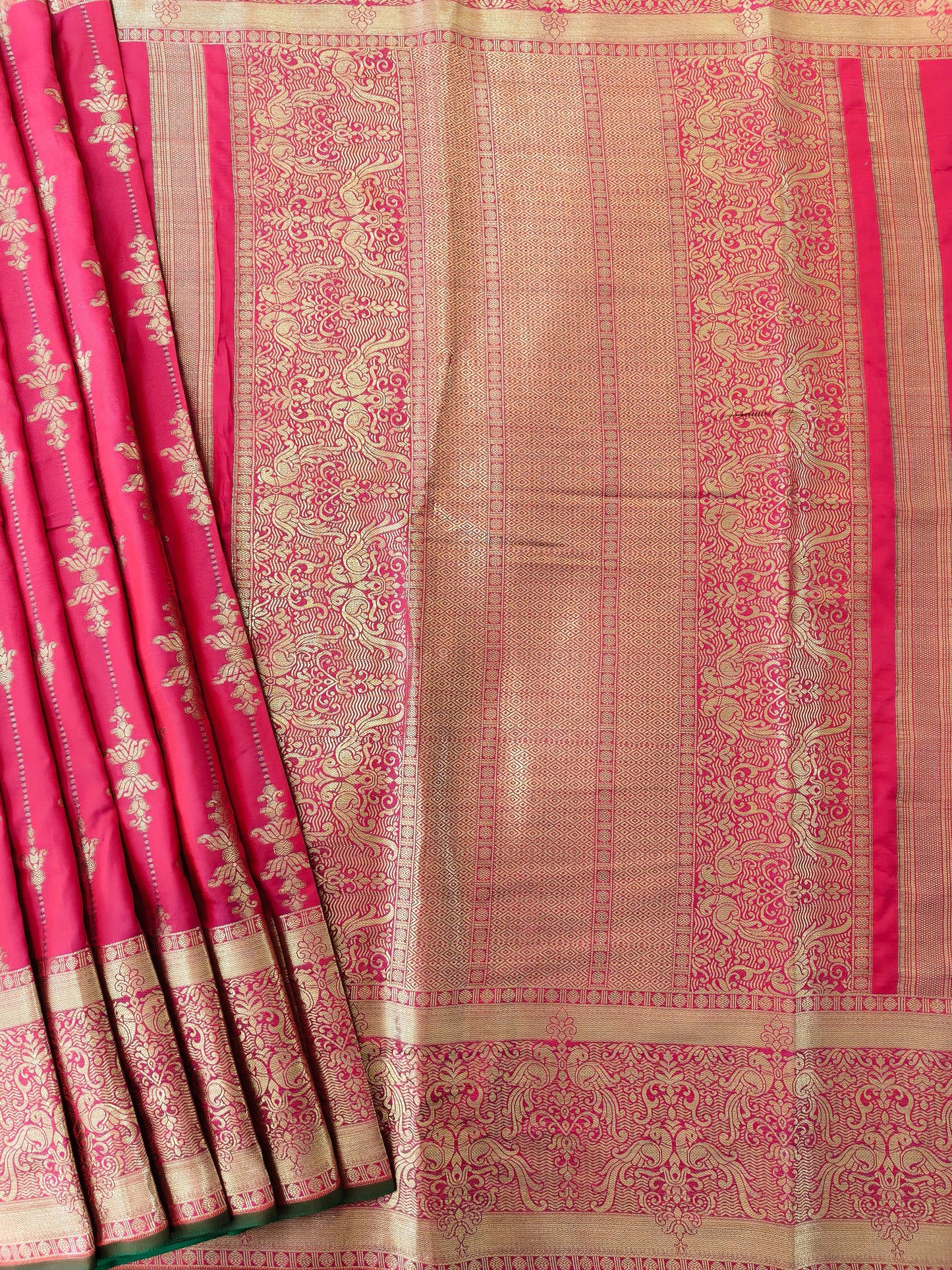 Luxury Banarasi Silk Saree with Designer Pallu-GAJARI