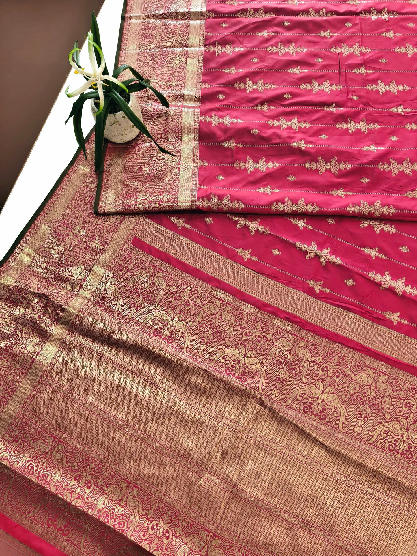 Luxury Banarasi Silk Saree with Designer Pallu-GAJARI