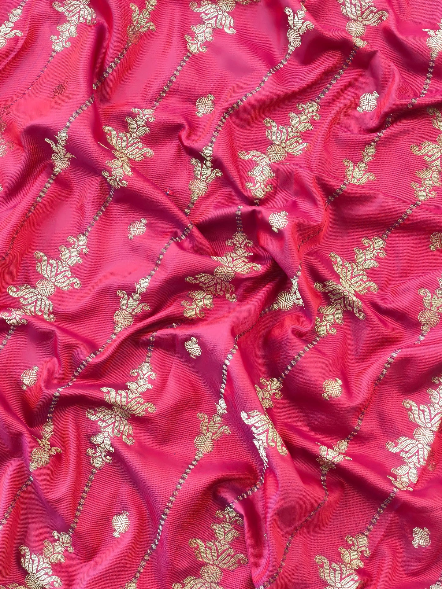 Luxury Banarasi Silk Saree with Designer Pallu-GAJARI
