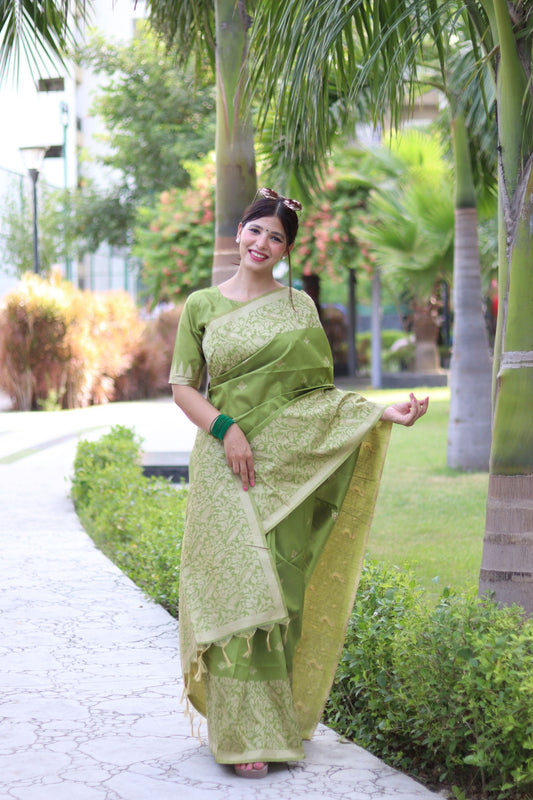 Handloom raw silk saree - GREEN