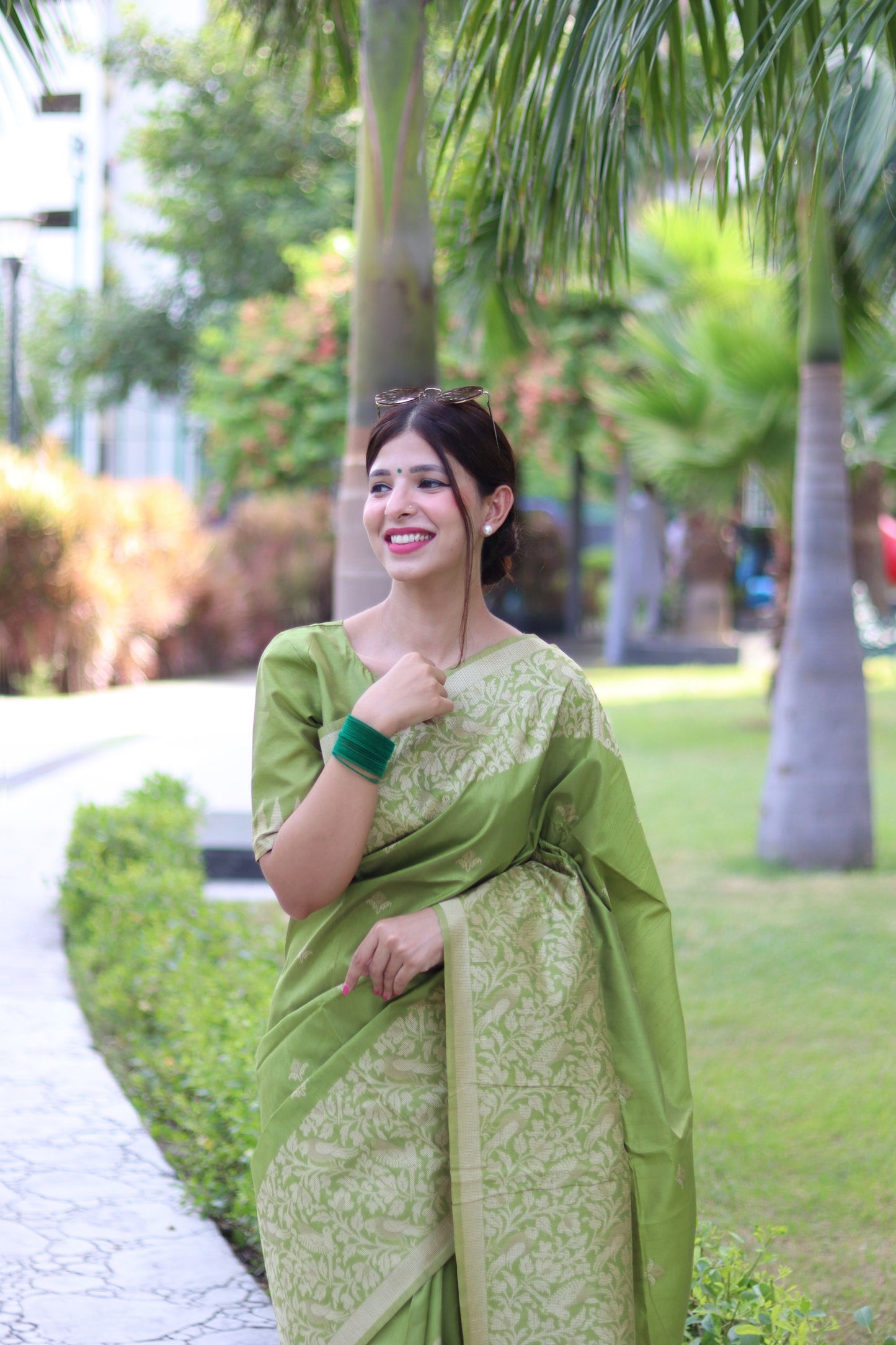 Handloom raw silk saree - GREEN