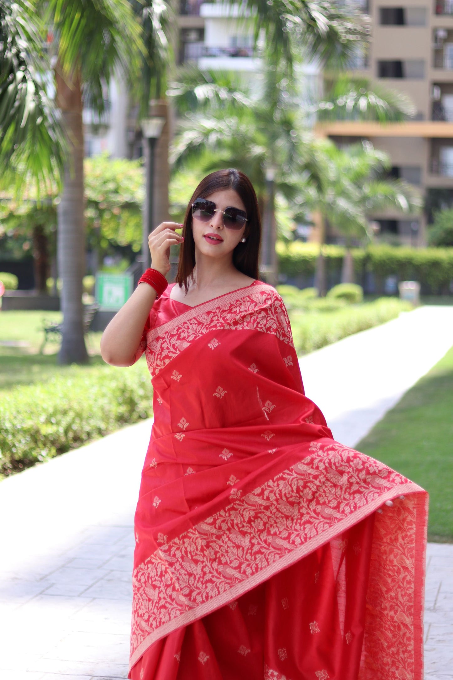 Handloom raw silk saree - RED