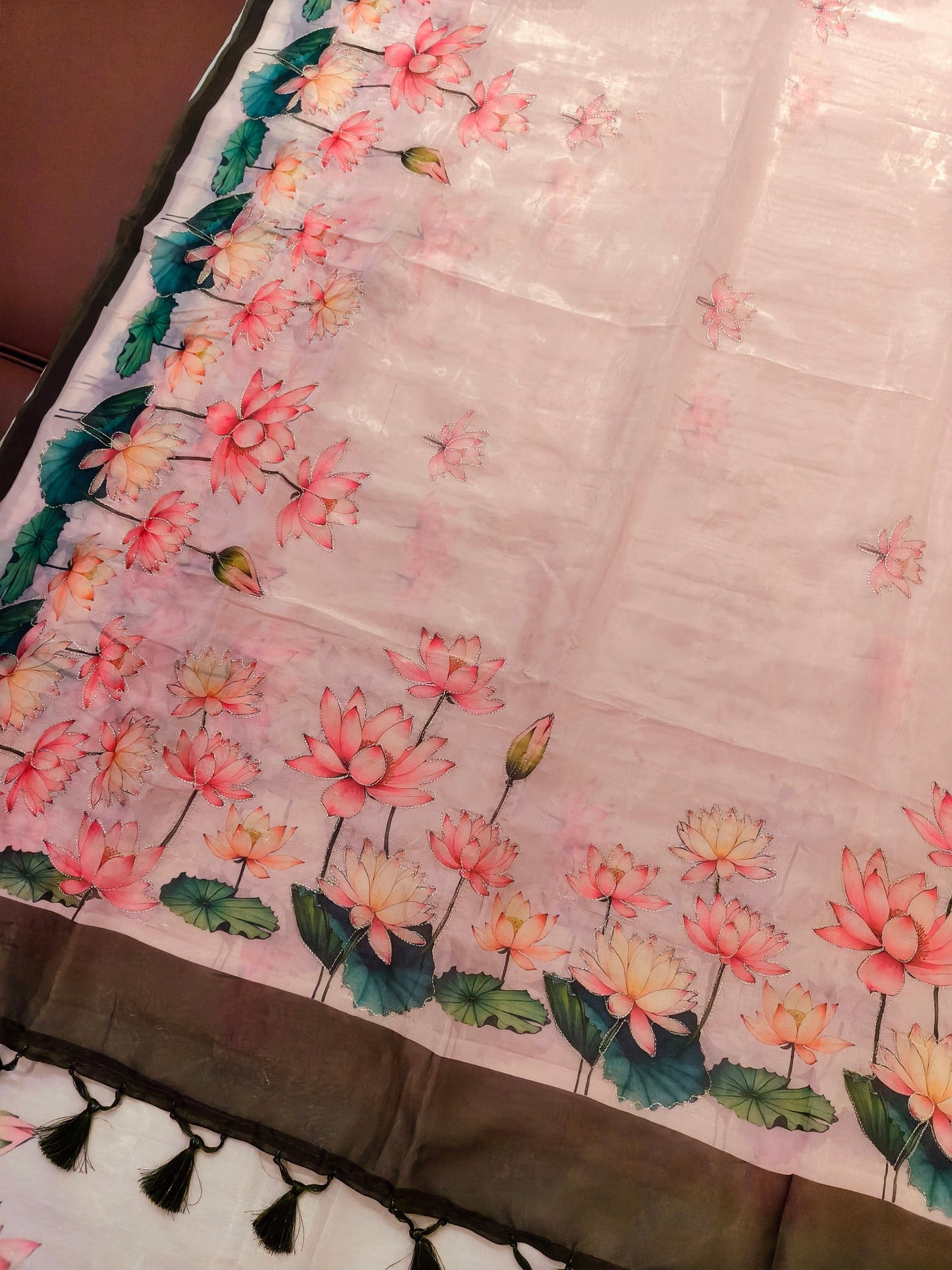 Elegant Organza Silk Saree with Floral Pallu and Stylish Tassels-MEHNDI