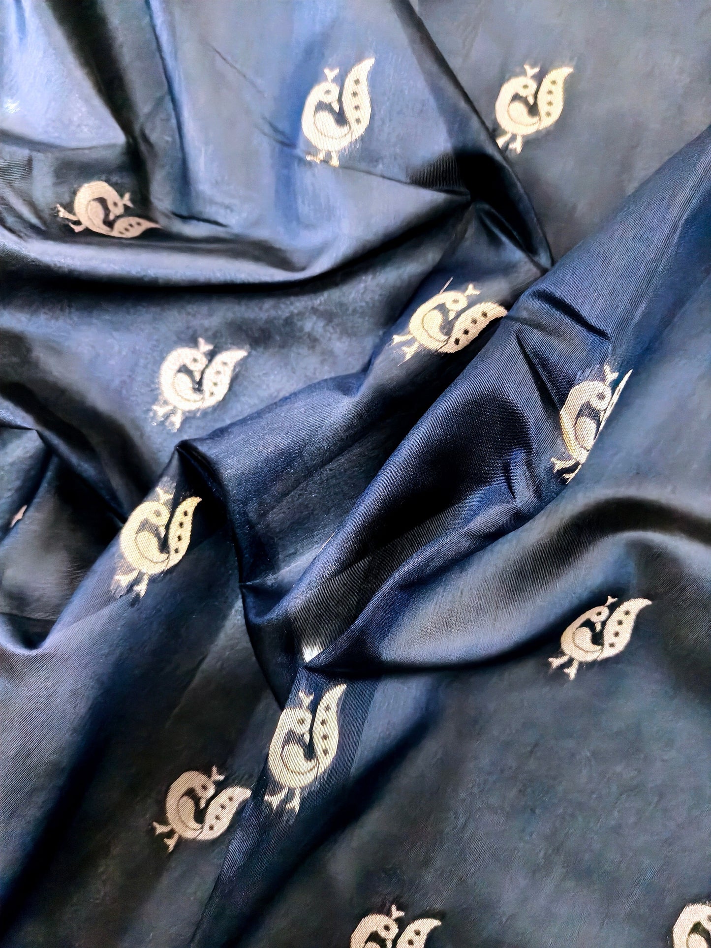Heritage Hand-Weaving Silk Saree with Parrot Design- NAVY BLUE