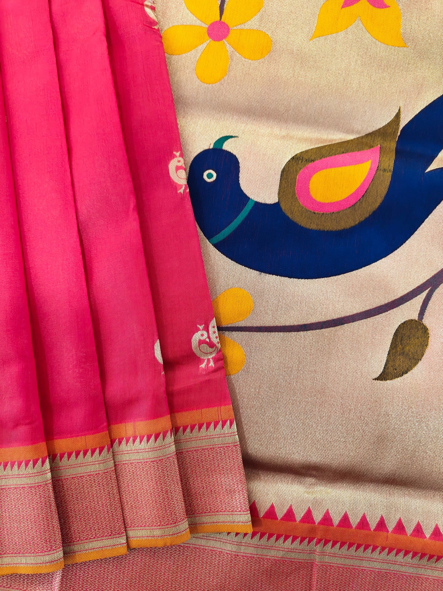 Heritage Hand-Weaving Silk Saree with Parrot Design- PINK