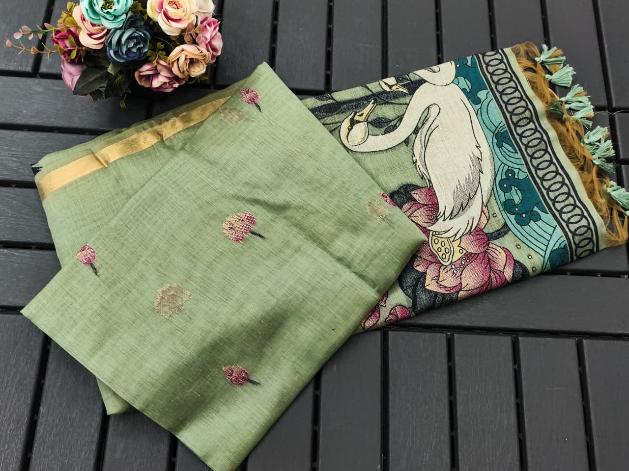 Swan Grace Floral Art Saree-PISTA
