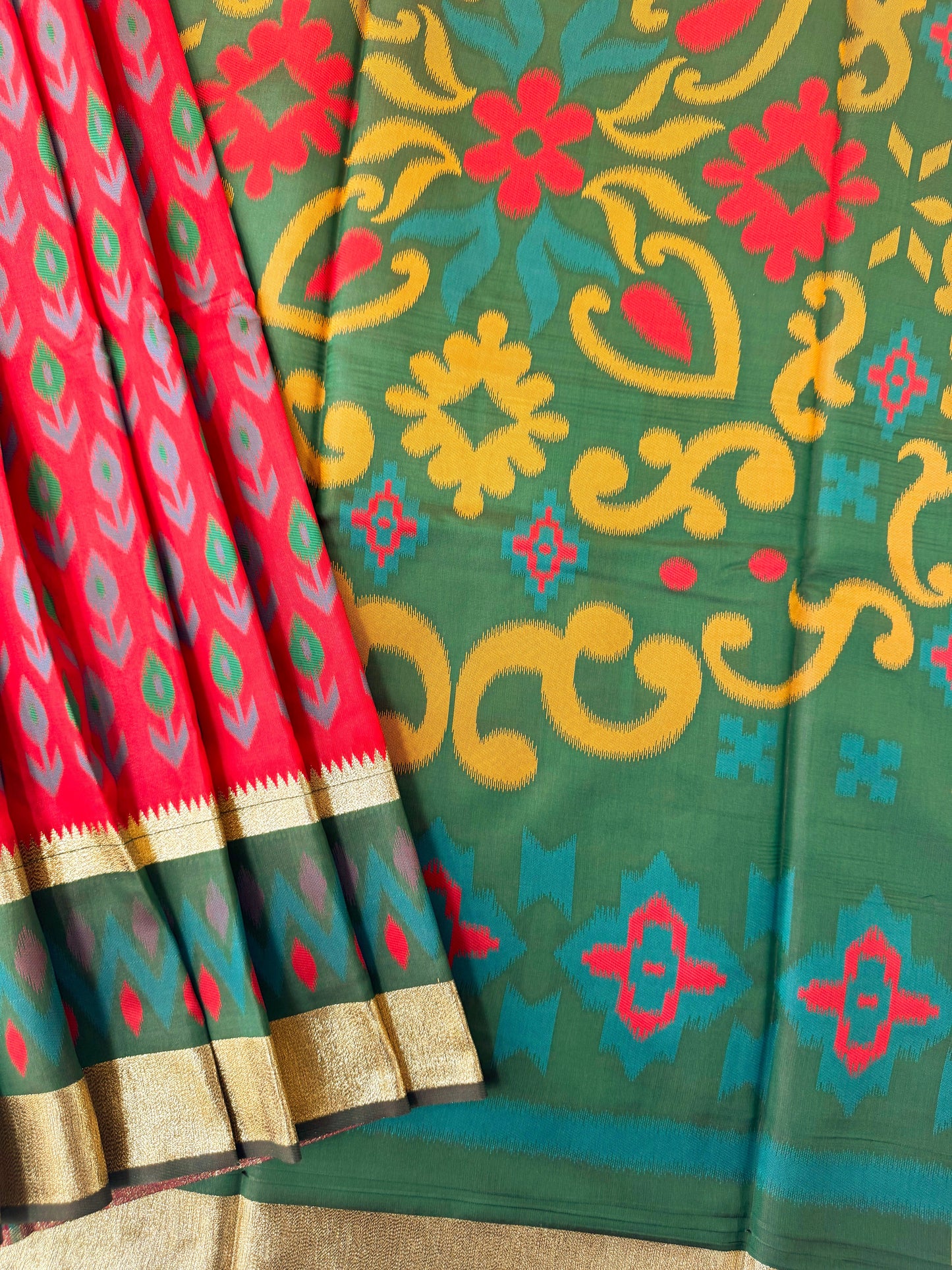 POCHAMPALLY IKKAT SILK SAREE - RED