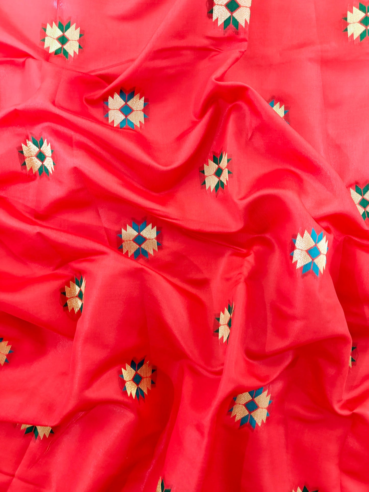 Banarasi Paithani With Bird & Floral Pallu - RED