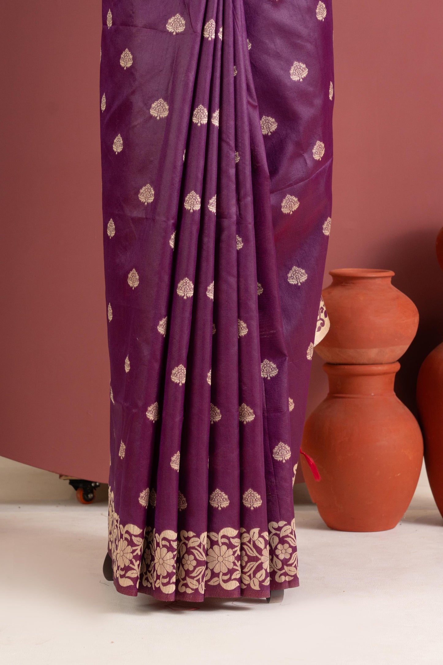 Handloom raw silk saree 101 - WINE
