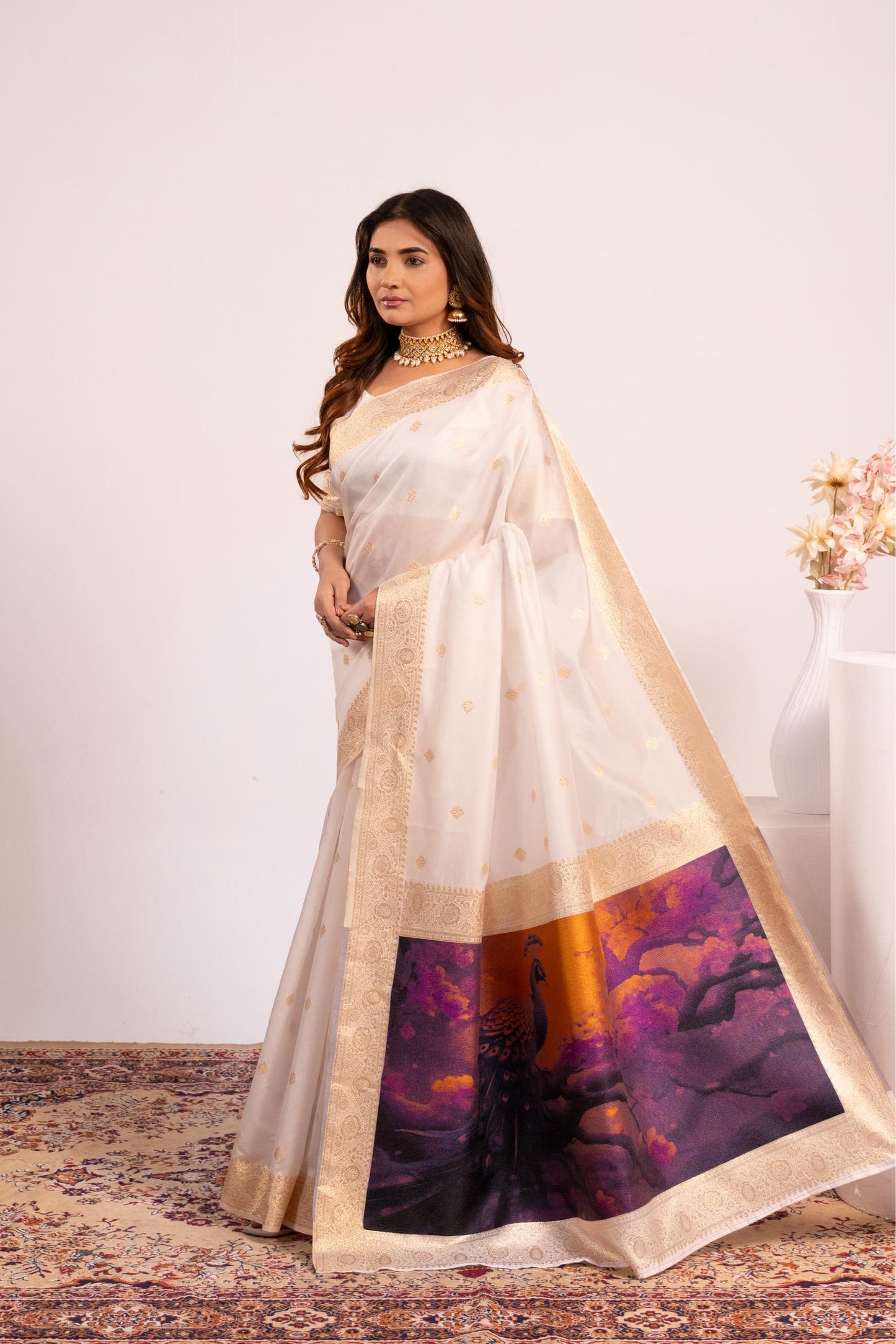 Traditional Paithani Saree with Zari Butti & Storytelling Pallu - WHITE