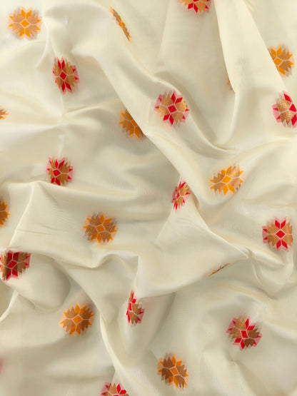 Banarasi Paithani With Bird & Floral Pallu - WHITE