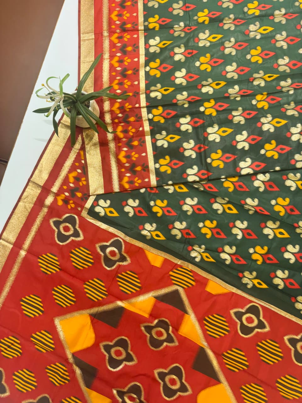 PURE SOFT POCHAMPALLY IKKAT SILK SAREE - BT GREEN