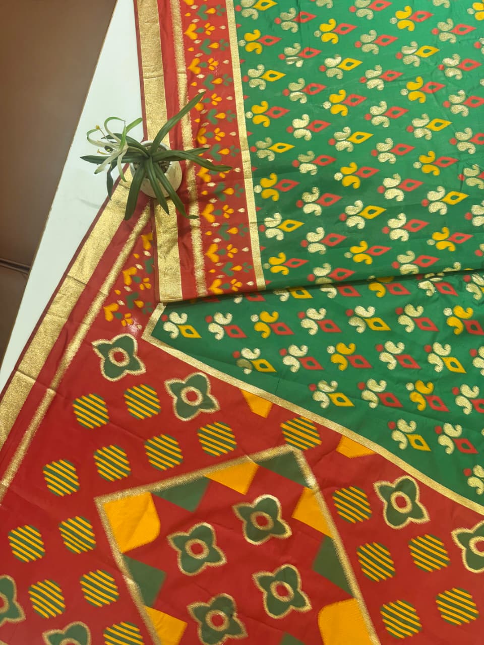 PURE SOFT POCHAMPALI IKKAT SILK SAREE -GREEN