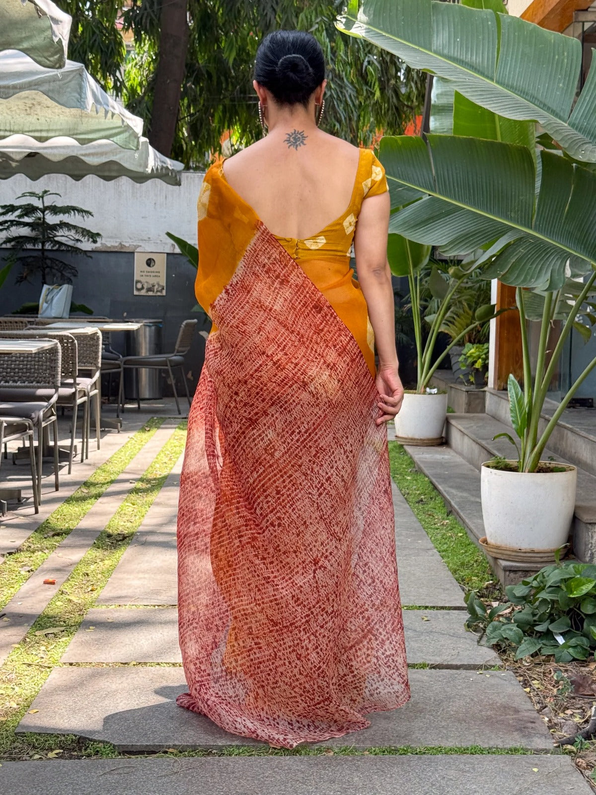 Handloom Organza Silk Saree In Kumo With Tesuji Shibori In Natural Dyed
