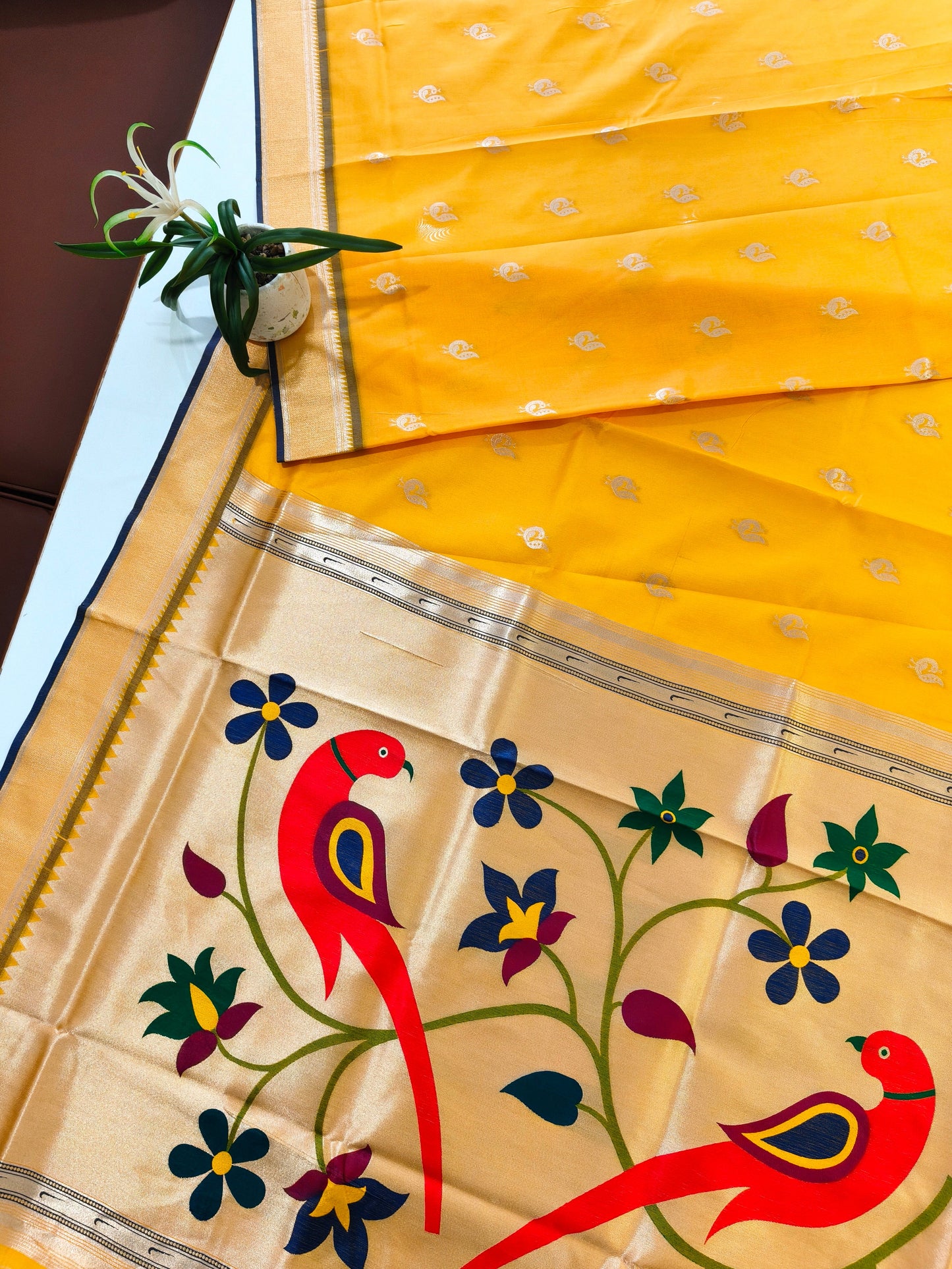 Heritage Hand-Weaving Silk Saree with Parrot Design-YELLOW