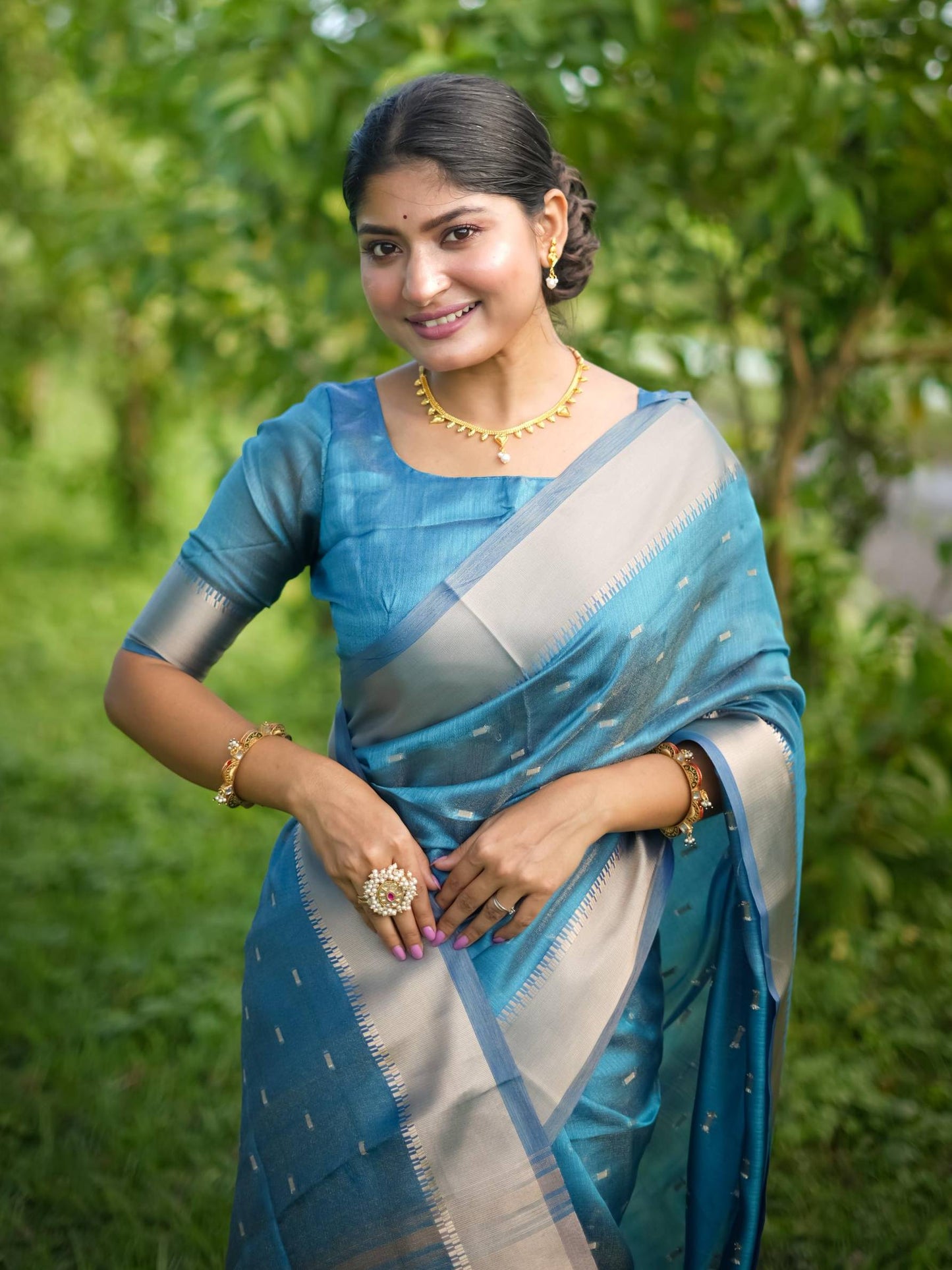 Soft Kalyani Silk Saree With All Over Small Zari Weaving Butties - BLUE