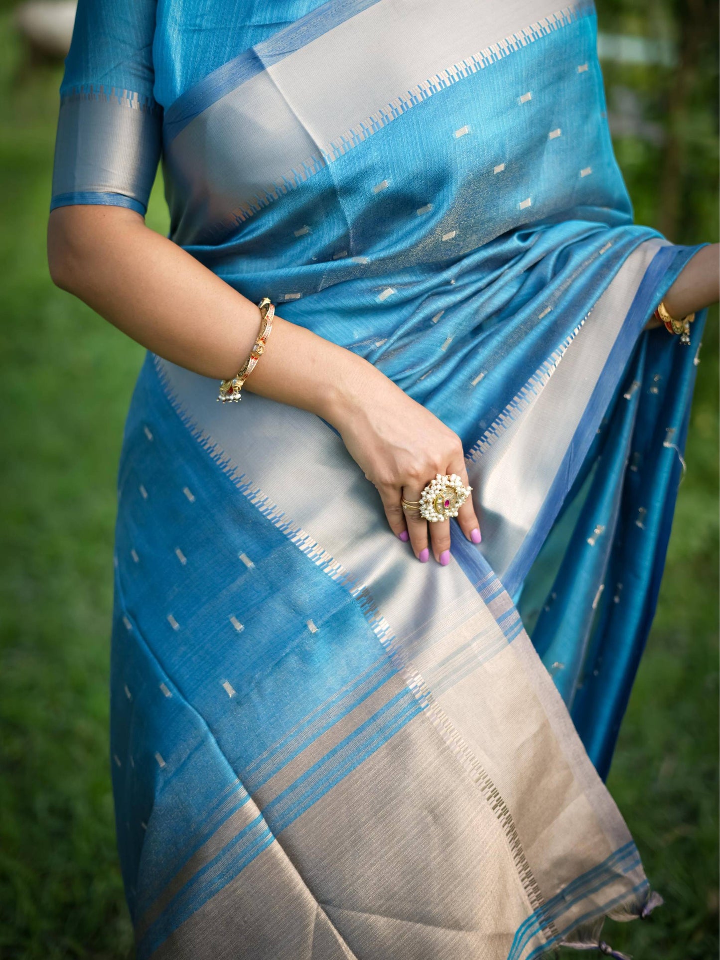 Soft Kalyani Silk Saree With All Over Small Zari Weaving Butties - BLUE